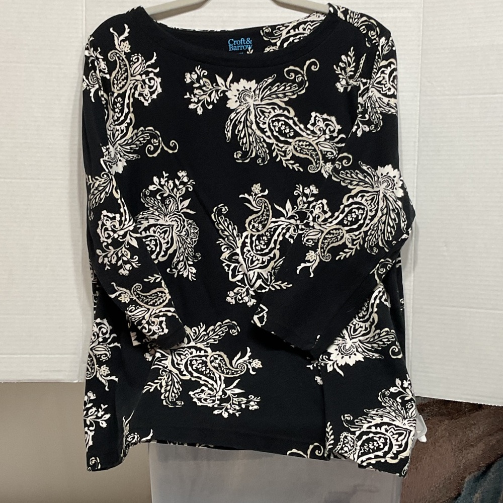 Croft & Barrow Floral Black and White Long Sleeve Top